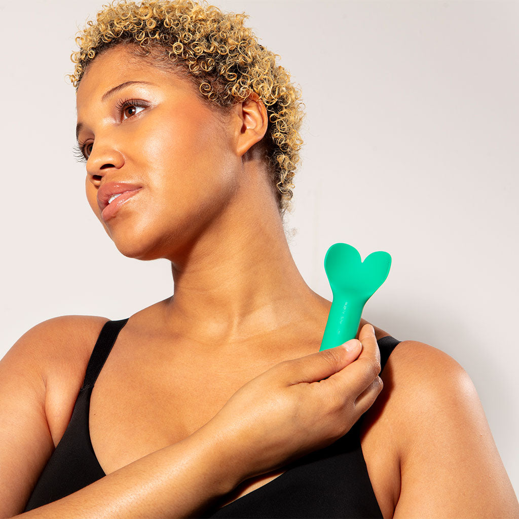 Amour Bullet Emerald Green – Rechargeable, Discreet, Intimate Wellness Accessory – Quiet, Rechargeable, Waterproof, Couples & Solo Use, Discreet Intimate Wellness Accessory